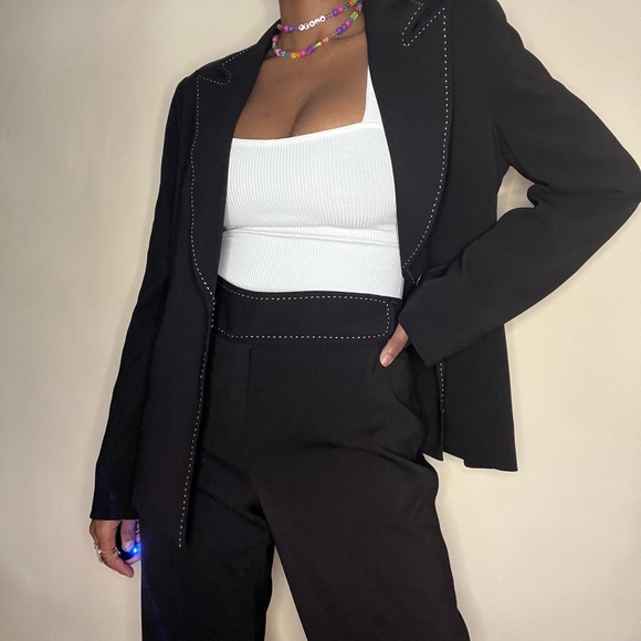 Epic New York two-piece suit in brown with white contrast stitching. Size 10! - Picture 2 of 4